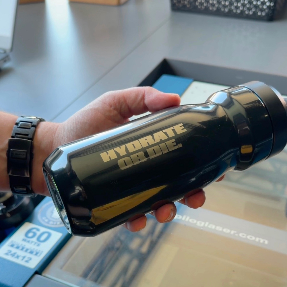Borraccia CamelBak personalizzata da un cliente, design 7 di 8